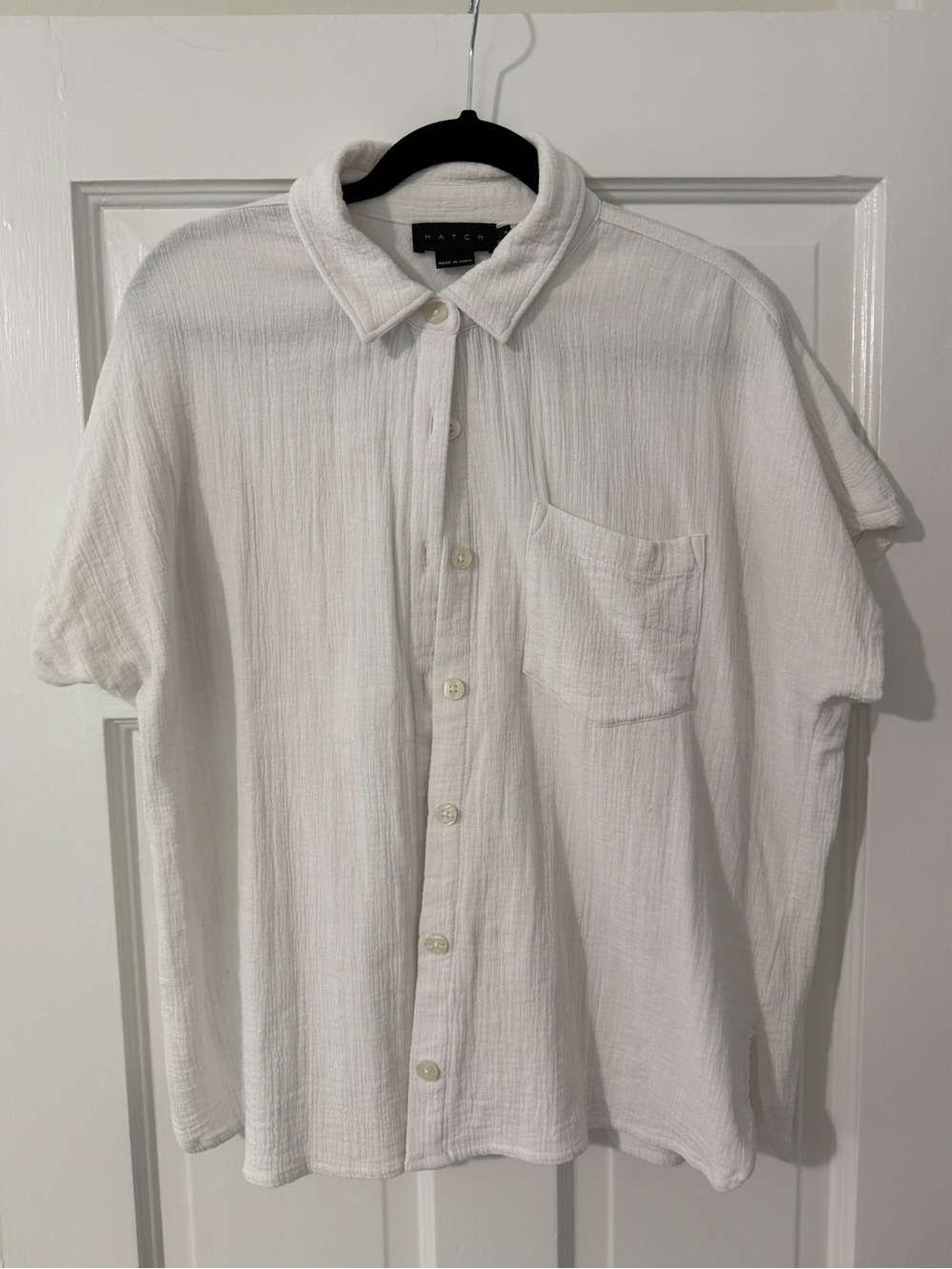 Hatch Maternity White Short-Sleeve Button-Up Shirt